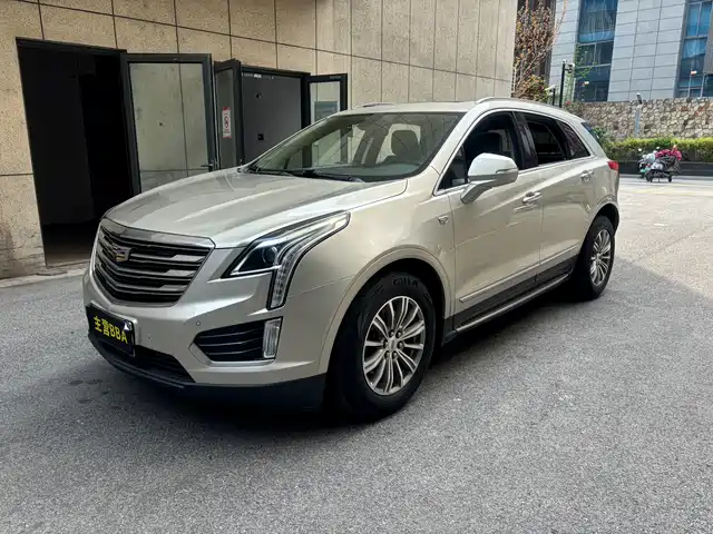 CADILLAC XT5