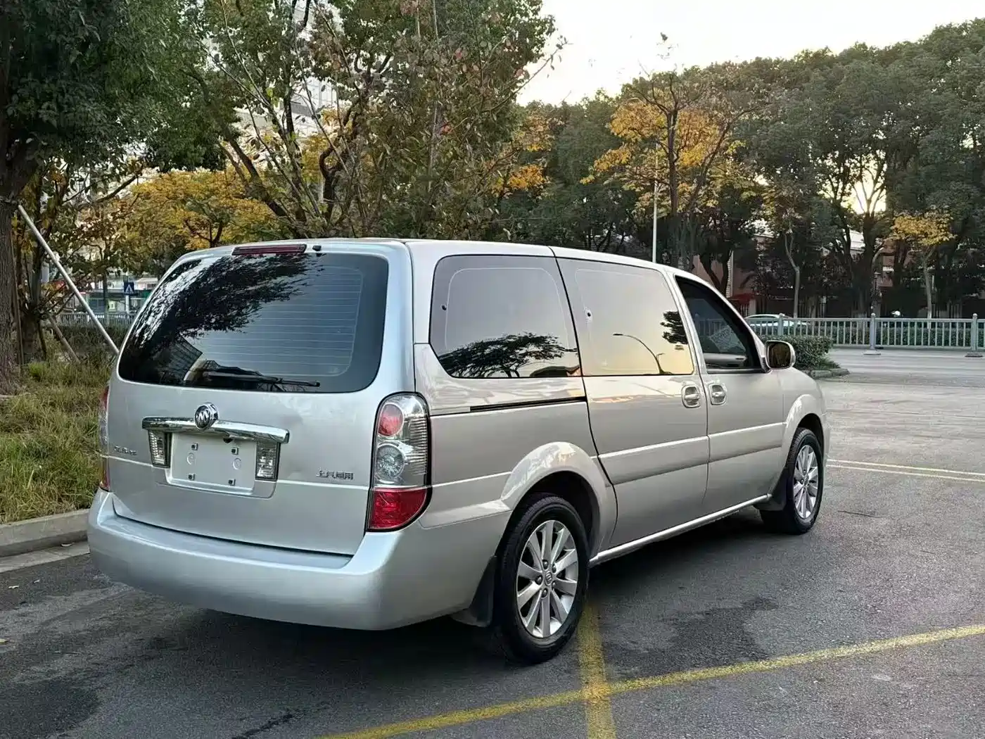 Buick GL8 2014 2.4L Classic Edition фото 4
