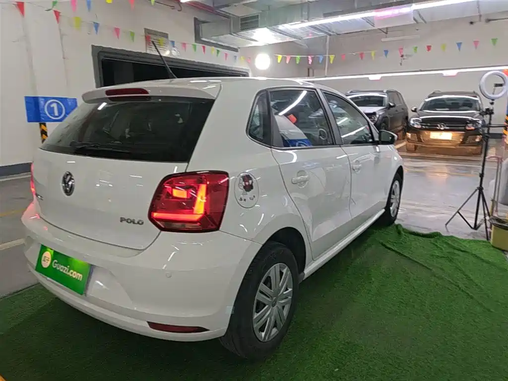 Volkswagen Polo 2016 1.4L Automatic Trend фото 7