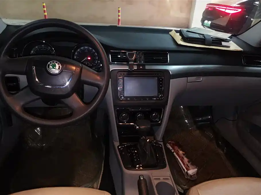 Škoda Superb 2009 1.8TSI Automatic Wisdom фото 12