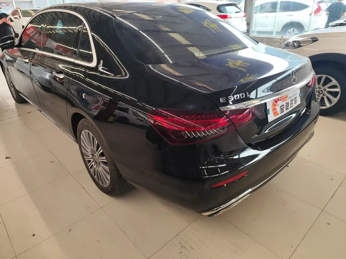 Mercedes-Benz E-Class 2022 E 300 L Fashion фото 16