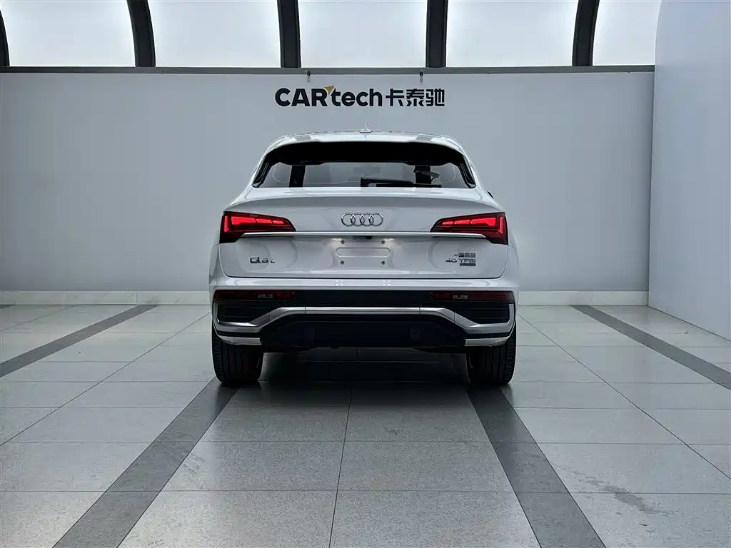 Audi Q5L Sportback 2022 40 TFSI Luxury фото 4