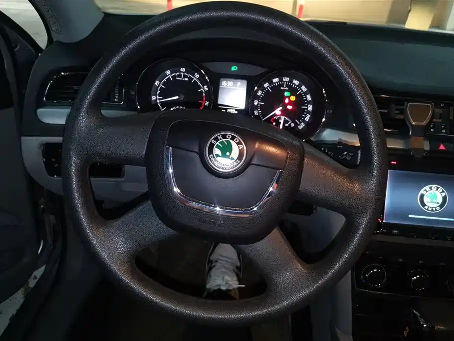 Škoda Superb 2009 1.8TSI Automatic Wisdom фото 15