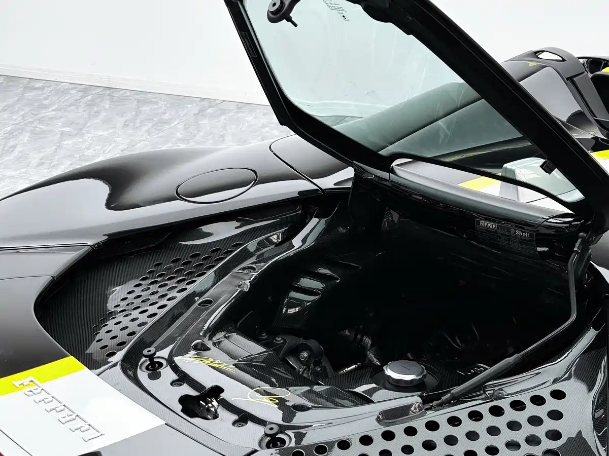 Ferrari SF90 2023 2021 3.9T V8 Spider