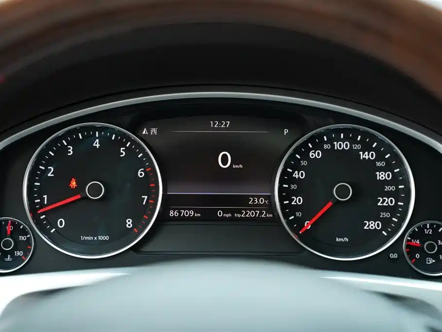 Volkswagen Touareg 2011 3.0TSI Luxury фото 32