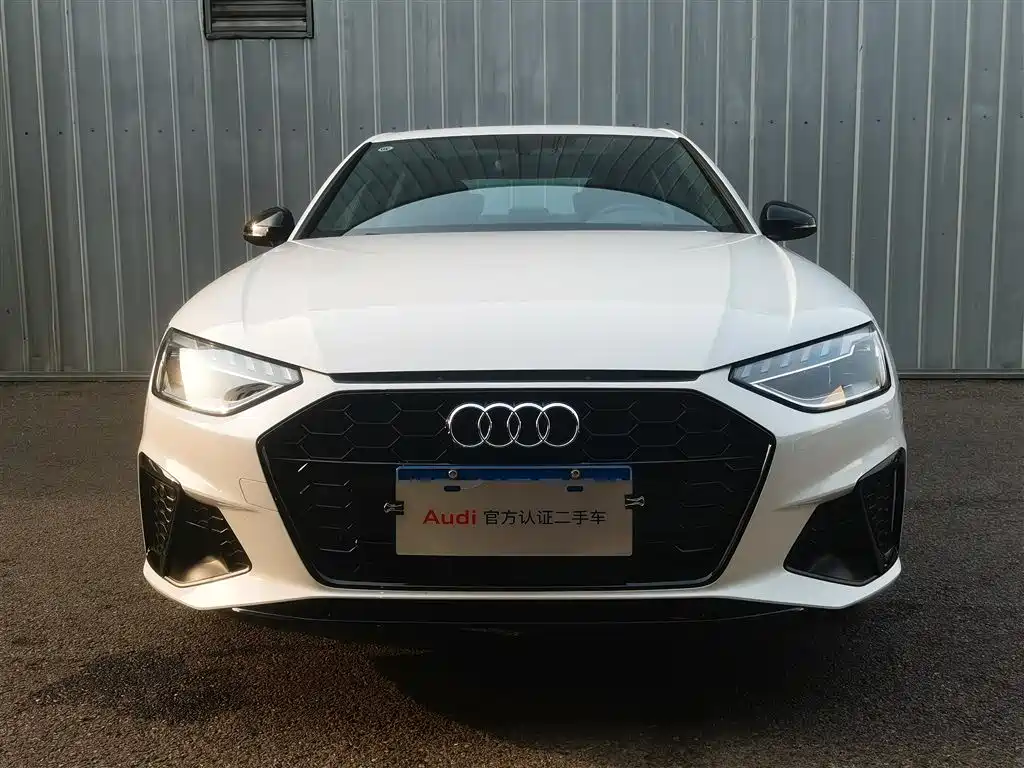 Audi A4L 2025 2 Million Celebration Edition 40 TFSI Luxury Dynamic