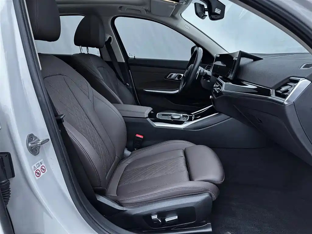 BMW 3 Series 2023 320i M Sport Package фото 21