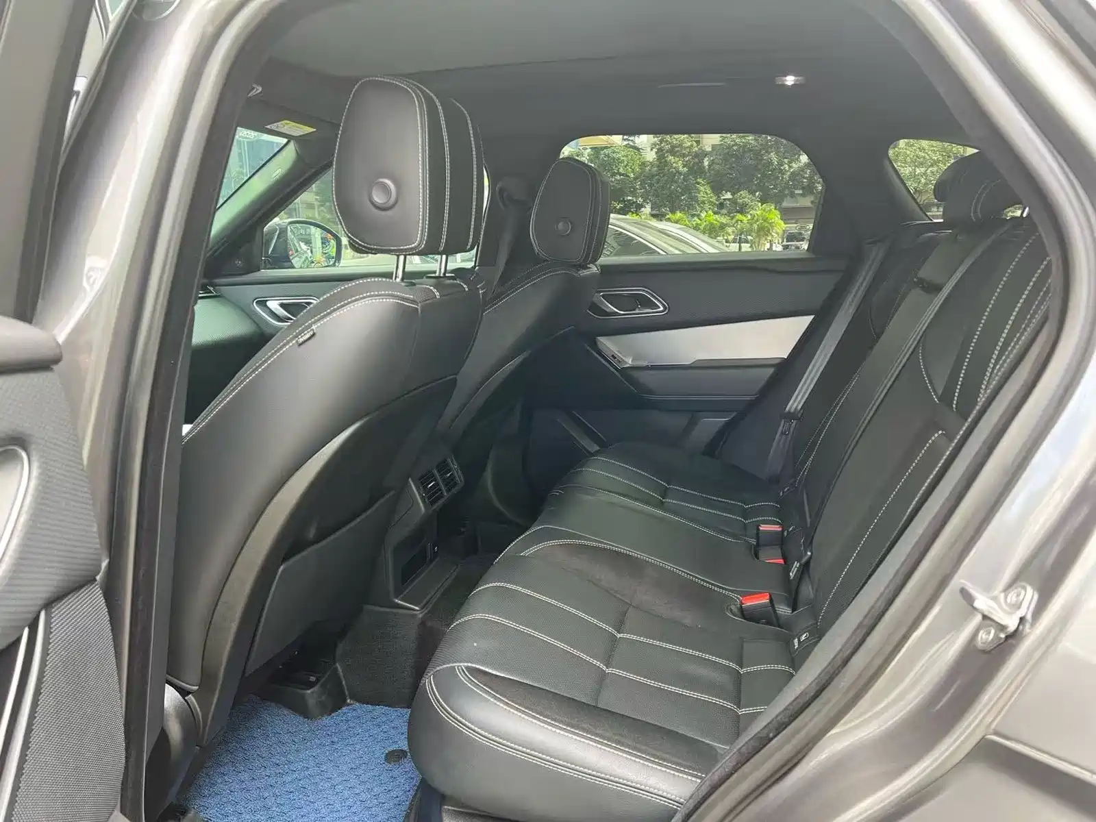 Фото 8 - Land Rover Range Rover Velar