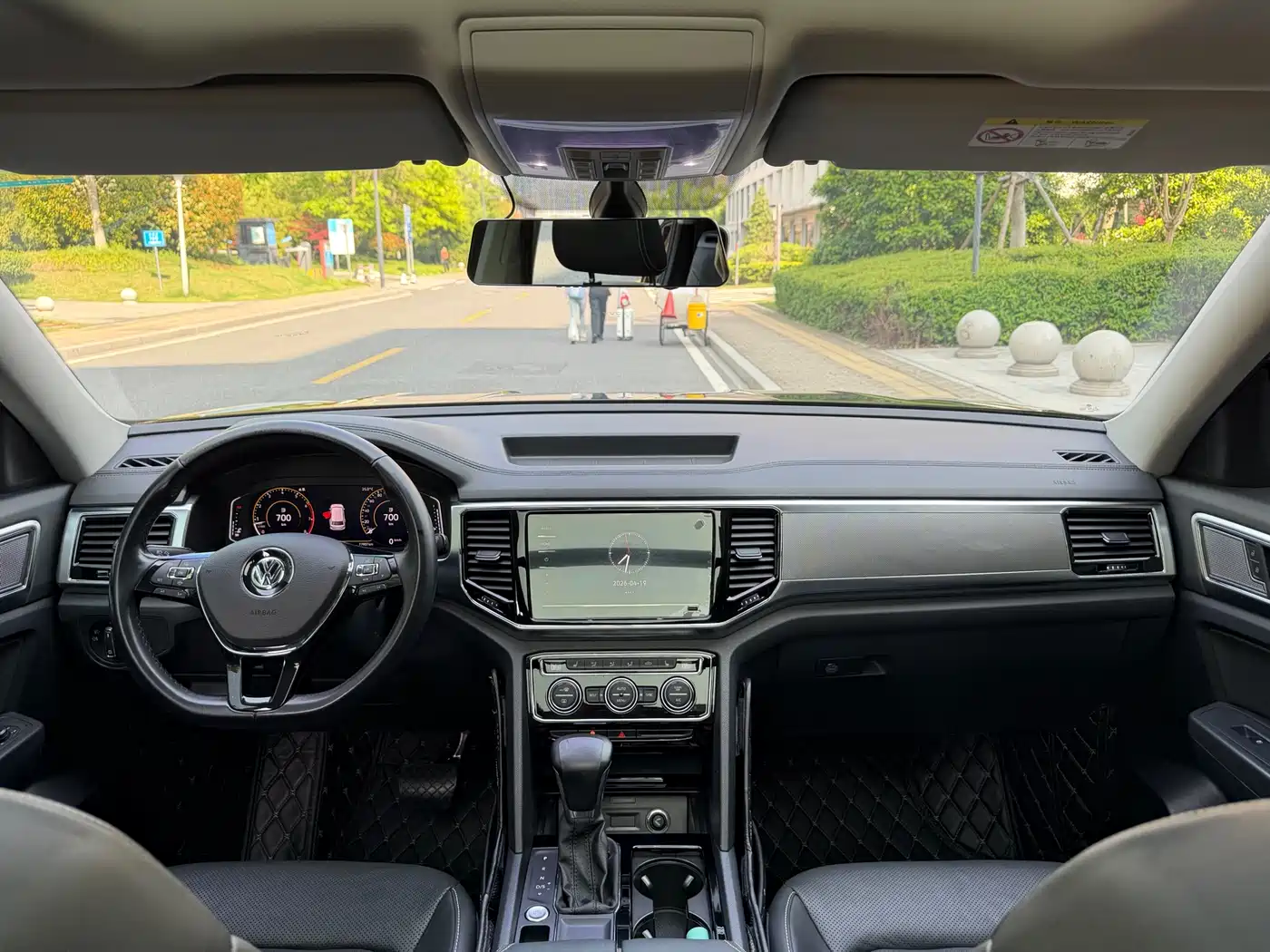 Volkswagen Teramont 2020 330TSI 2WD Luxury China VI фото 10