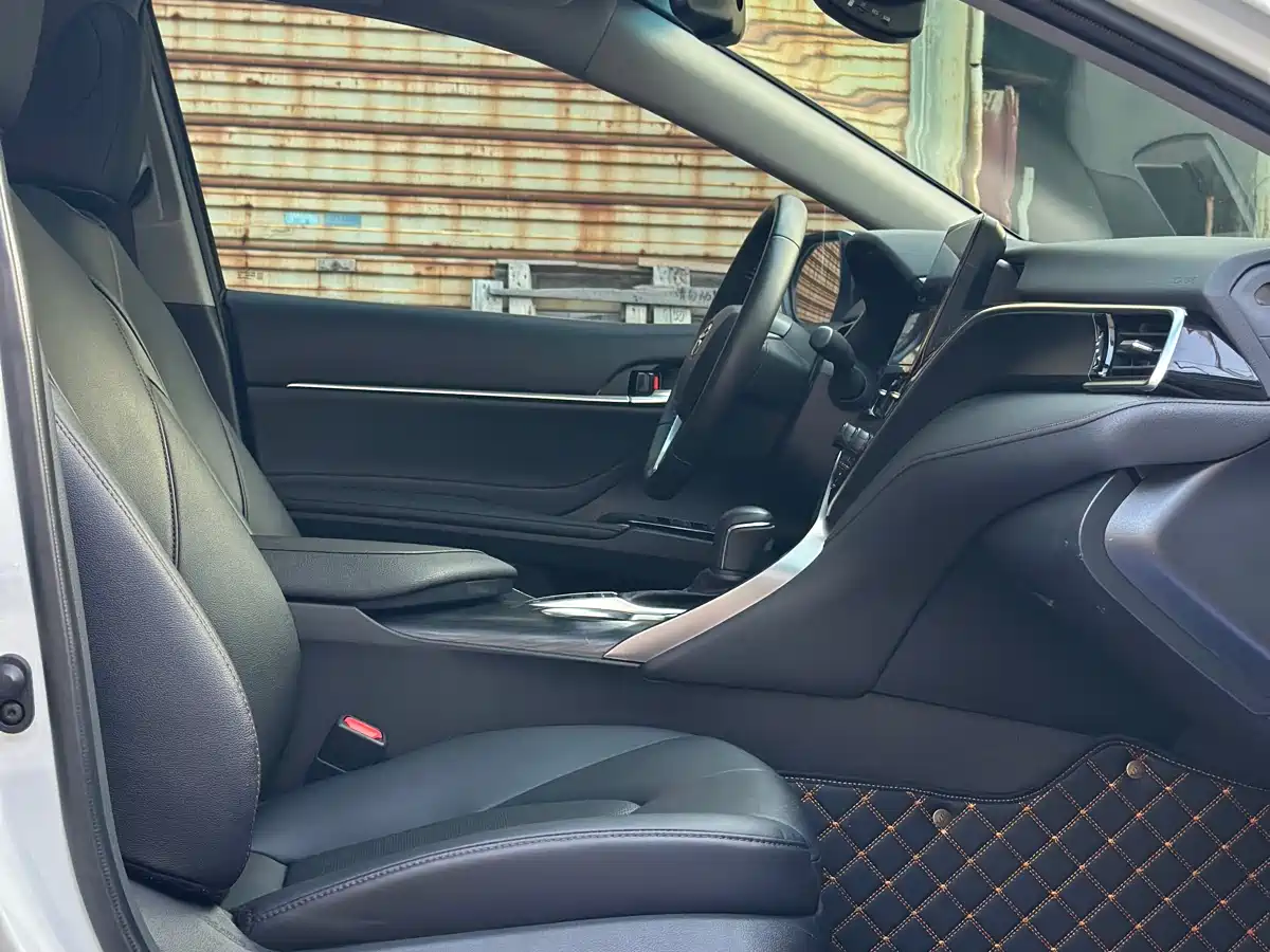 Toyota Camry 2023 2.5G Luxury Edition фото 13