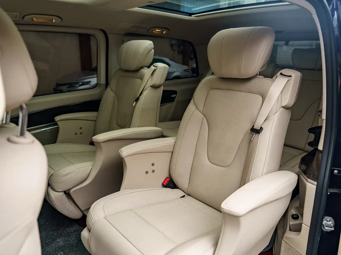 Mercedes-Benz V-Class 2018 V 260 Premium Edition China V фото 13
