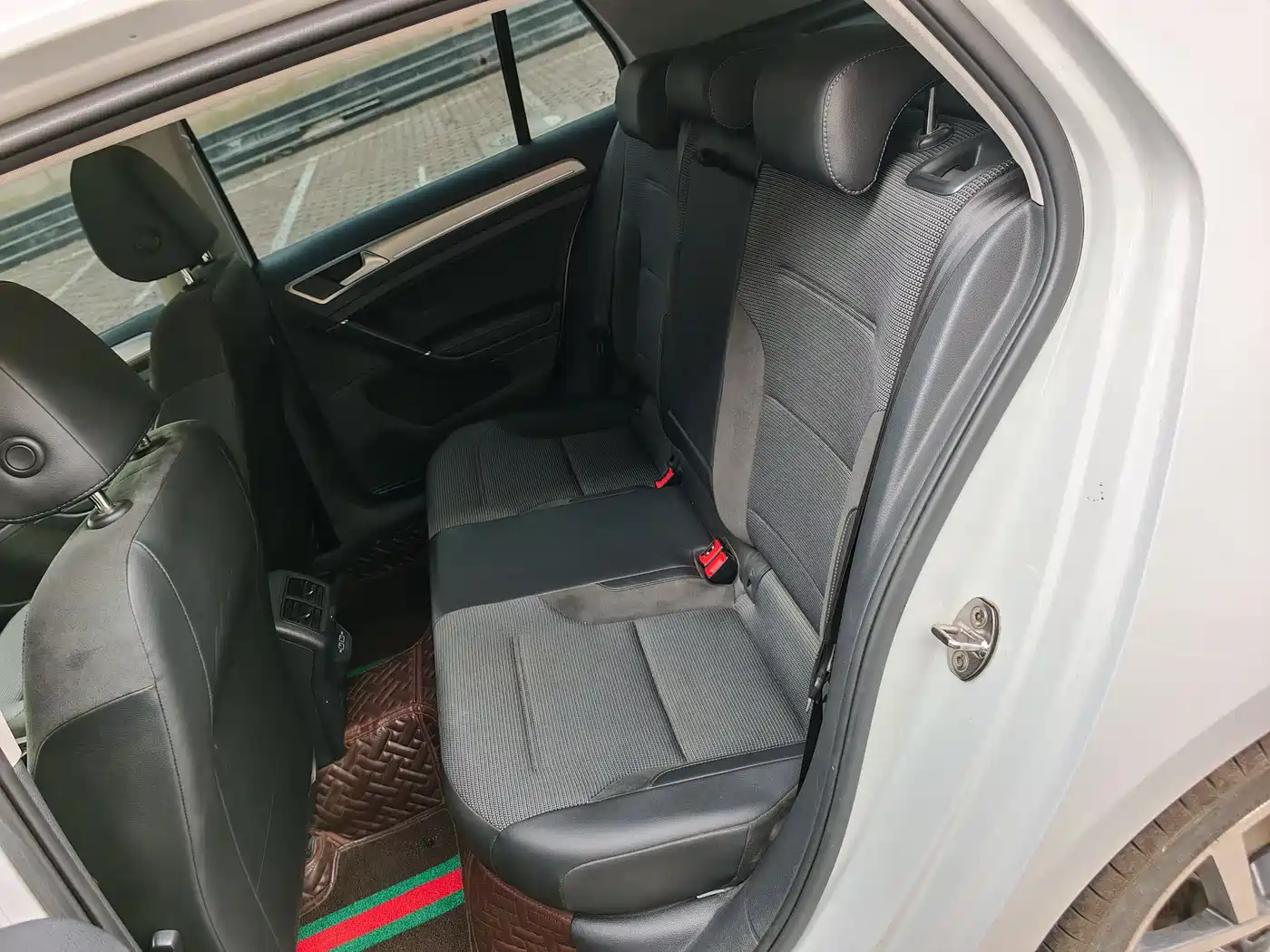 Volkswagen Golf 2020 Beloved Edition 280TSI DSG Comfort фото 11