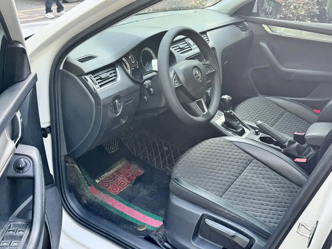 Škoda Octavia 2019 TSI230 DSG Smart Luxury Edition China V фото 6