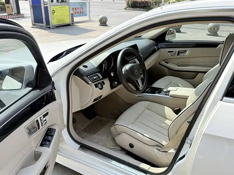 Mercedes-Benz E-Class 2015 E 260 L Sport фото 7