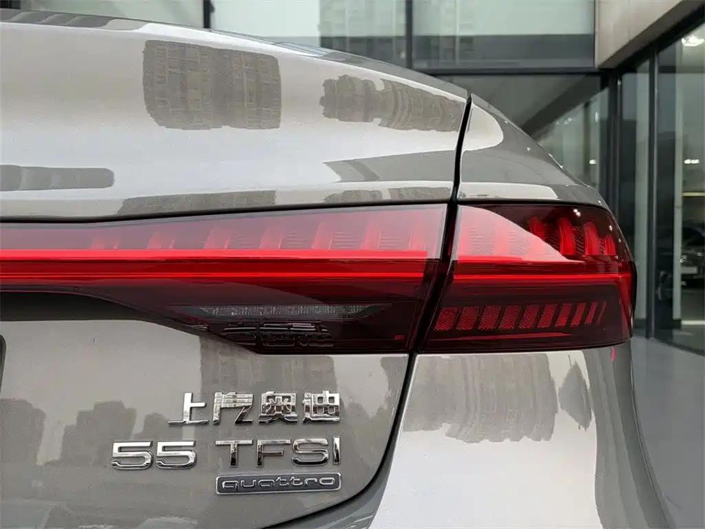 AUDI A7L
