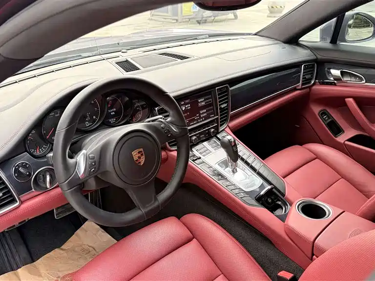 Porsche Panamera 2014 Panamera 3.0T фото 8