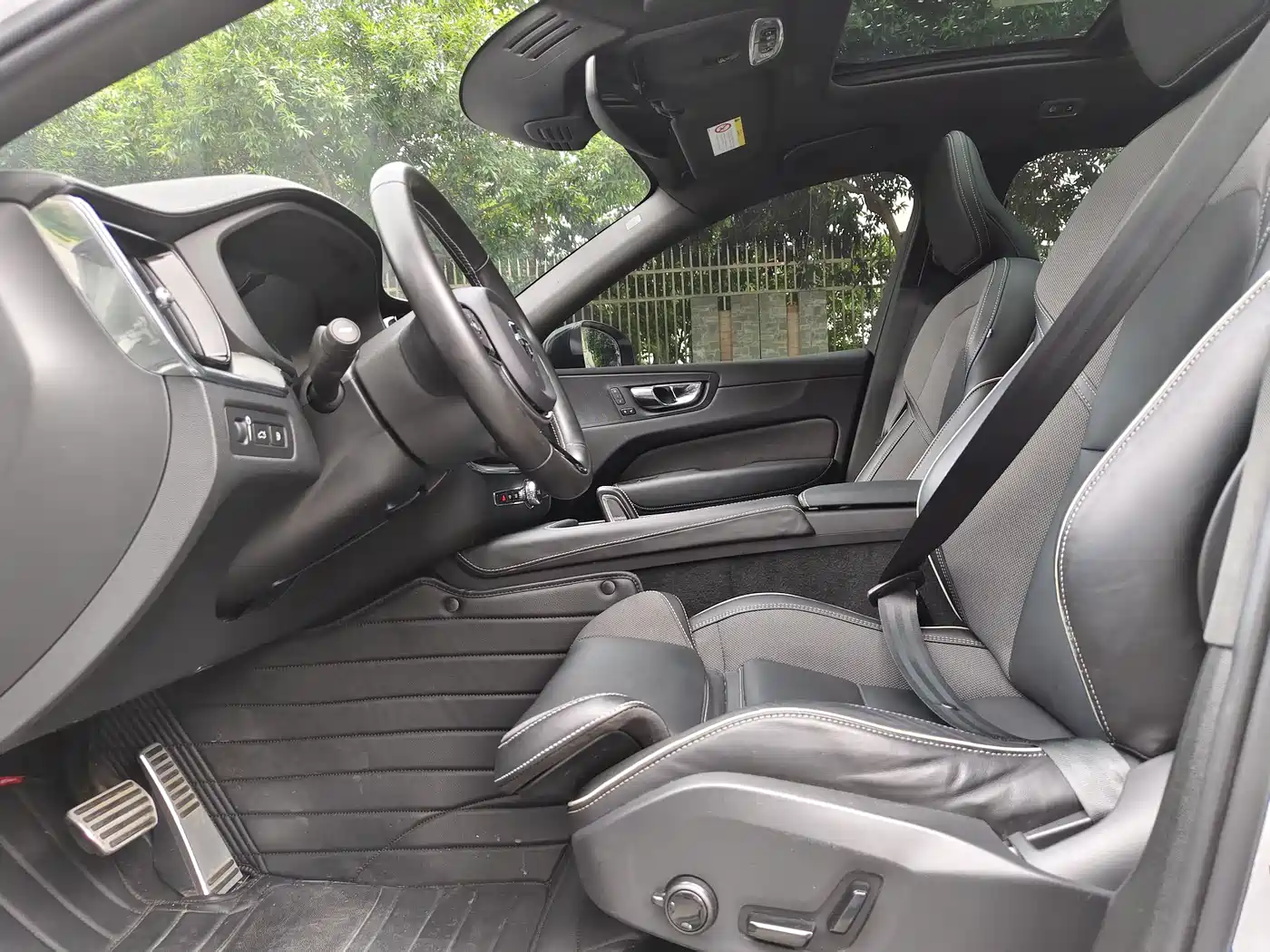 VOLVO XC60 PLUG-IN HYBRID