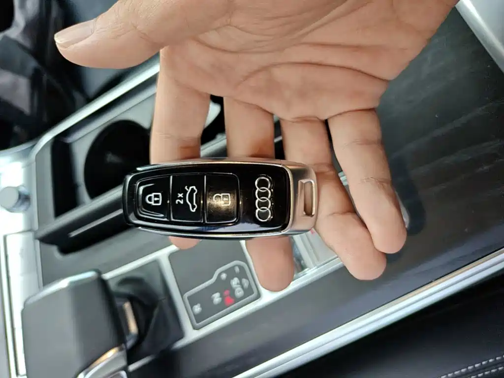Фото 9 - Audi A6L