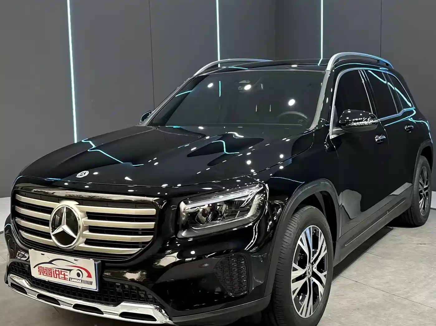 MERCEDES-BENZ GLB 2024