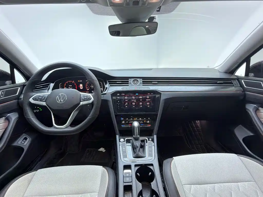 Photo 5 - Volkswagen Magotan
