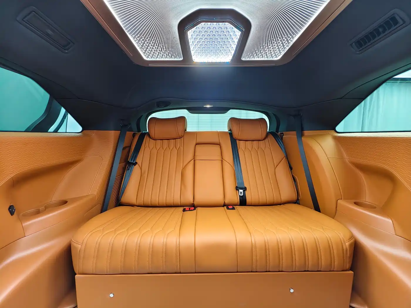 Toyota Granvia 2026 Model 2.5L Hybrid Comfort Edition фото 30