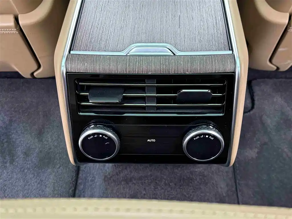 Land Rover Range Rover 2024 3.0 L6 400PS Genesis Extended фото 13