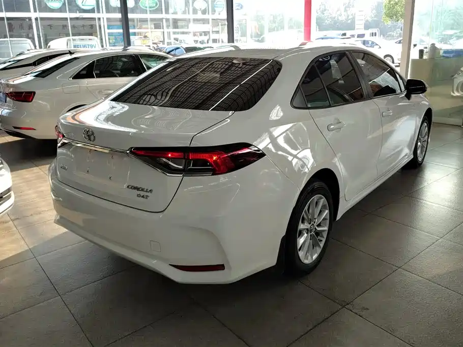 Toyota Corolla 2021 1.2T S-CVT Elite PLUS Edition фото 3