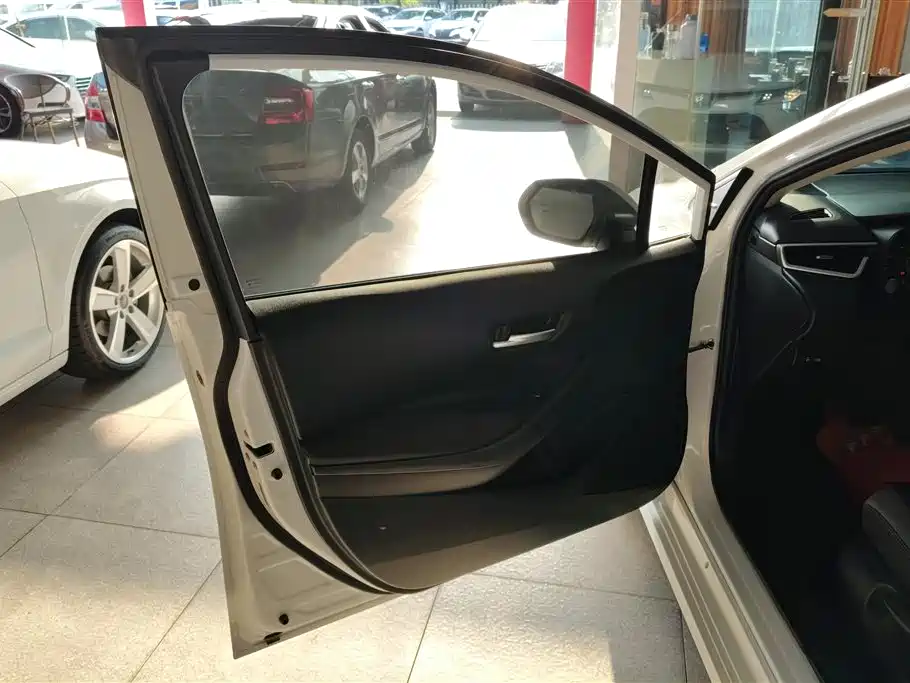 Toyota Corolla 2021 1.2T S-CVT Elite PLUS Edition фото 7