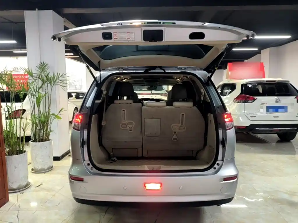 Toyota Previa 2015 2012 2.4L 7-Seater Luxury Edition