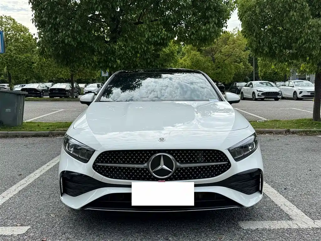 Mercedes-Benz A-Class 2023 A 200 L Fashion фото 8