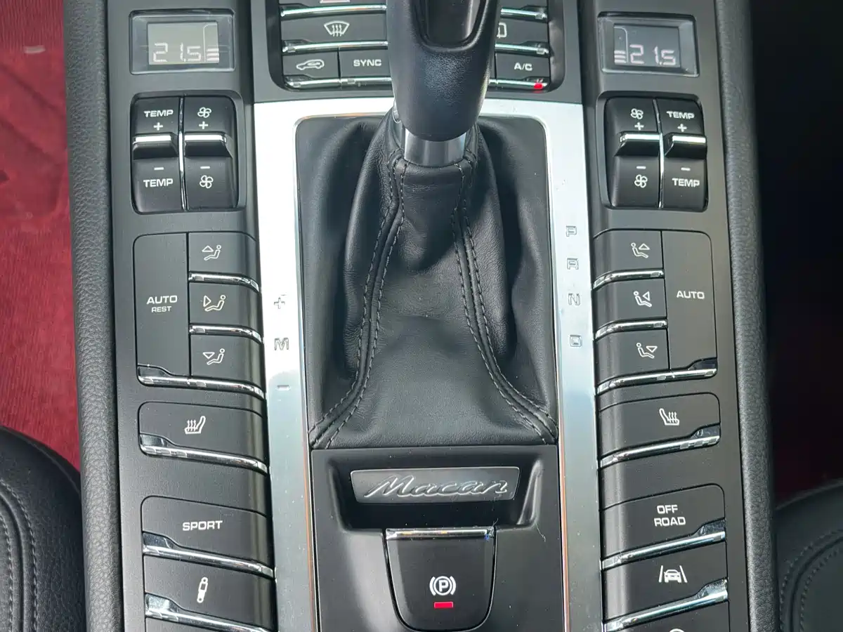 Porsche Macan 2016 Macan 2.0T фото 15