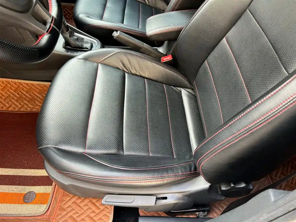 Volkswagen Bora 2017 1.6L Automatic Fashion Edition фото 10
