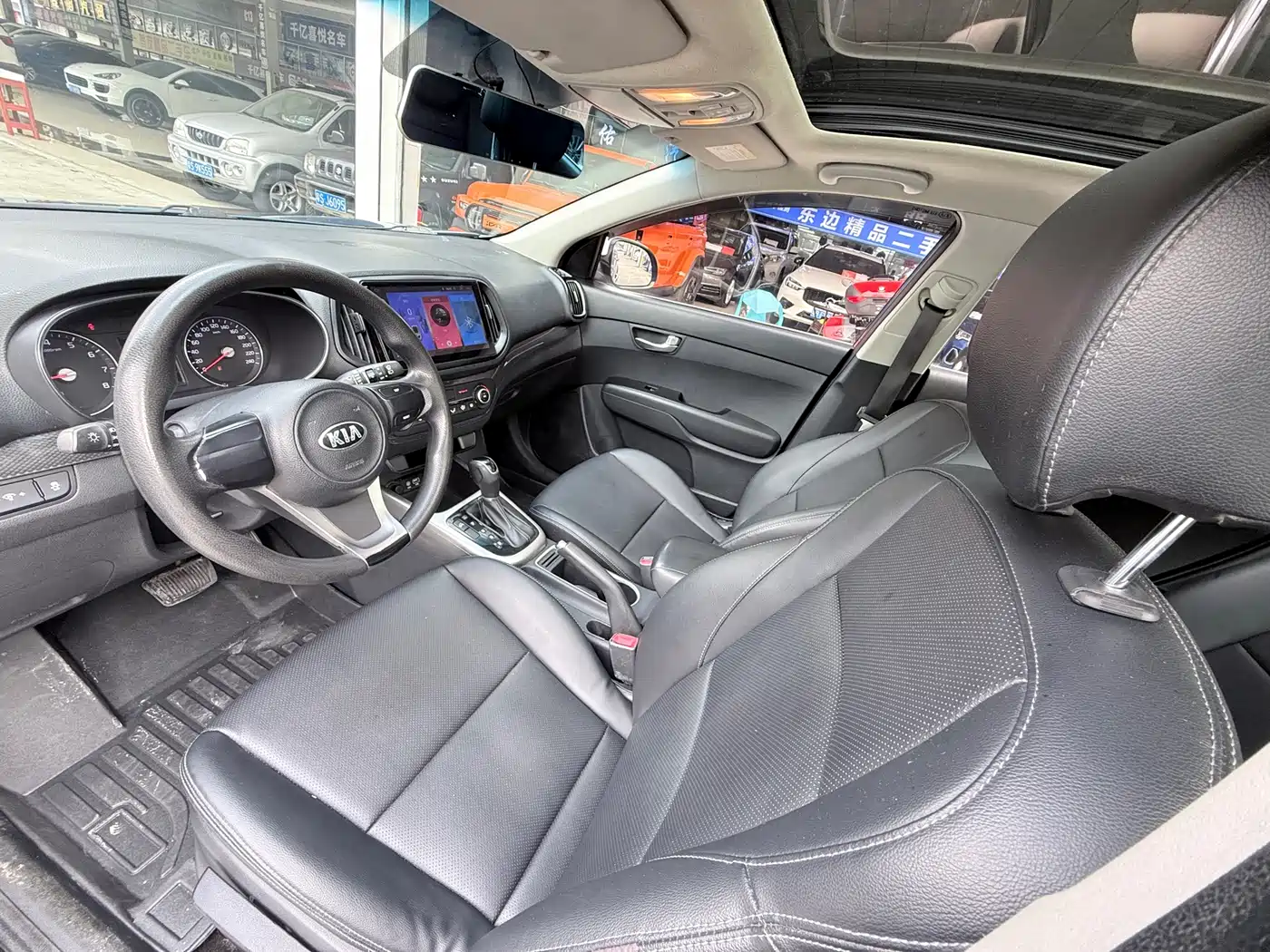 Kia KX3 Smart Run 2015 1.6L Automatic 2WD DLX фото 4