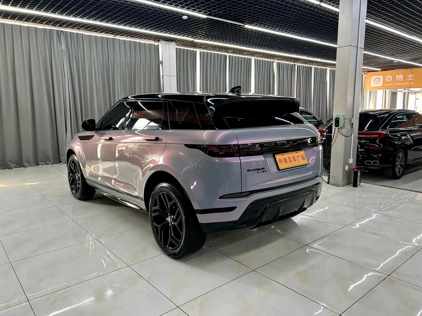 Land Rover Range Rover Evoque 2020 249PS R-DYNAMIC S Sport Edition фото 4