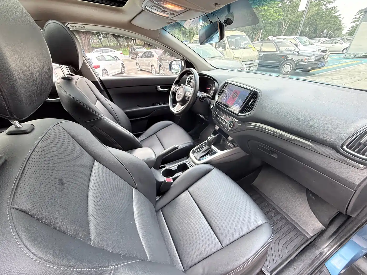 Kia KX3 Smart Run 2015 1.6L Automatic 2WD DLX фото 14