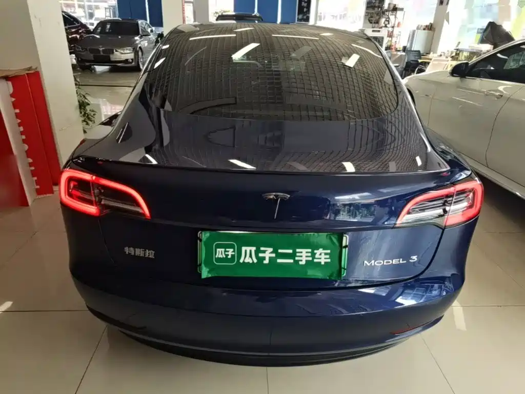 Фото 6 - Tesla Model 3