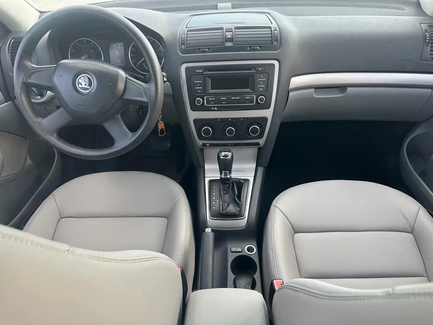 Škoda Octavia 2014 2.0L Auto Yijie Edition фото 7