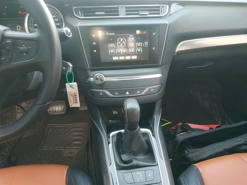 Peugeot 408 2016 1.6T Automatic Luxury Edition фото 13