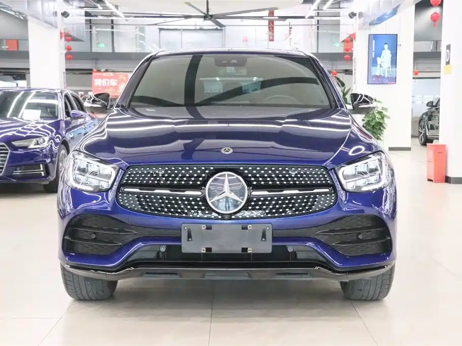 Mercedes-Benz GLC Coupe 2020 GLC 300 4MATIC Coupe SUV фото 2