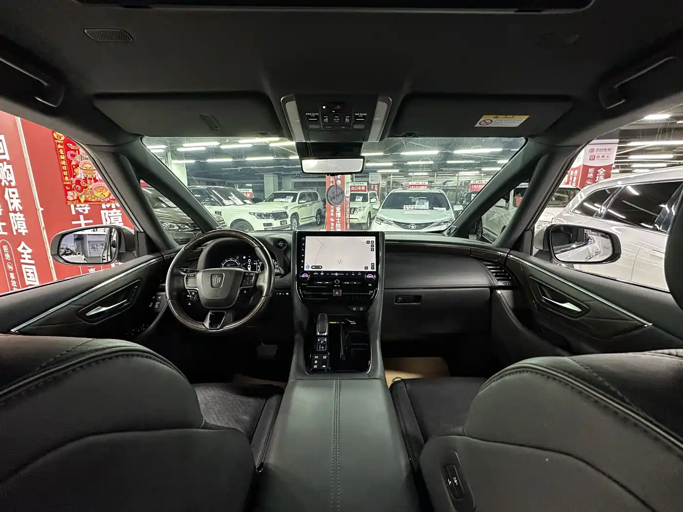 Toyota Vellfire 2024 Crown Hybrid 2.5L Executive Premium Edition фото 31