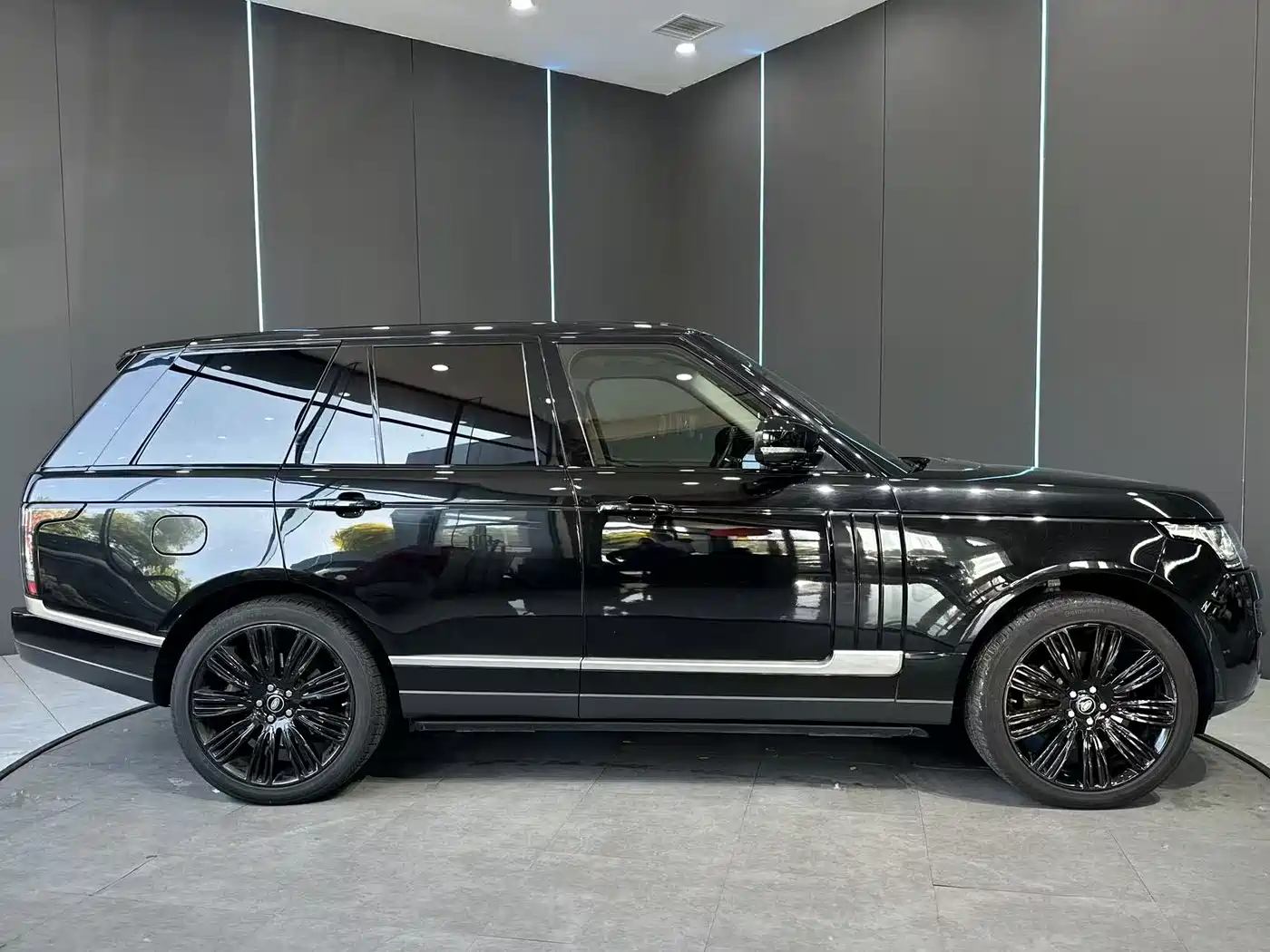 Land Rover Range Rover 2014 Facelift 3.0 SC V6 Vogue фото 5