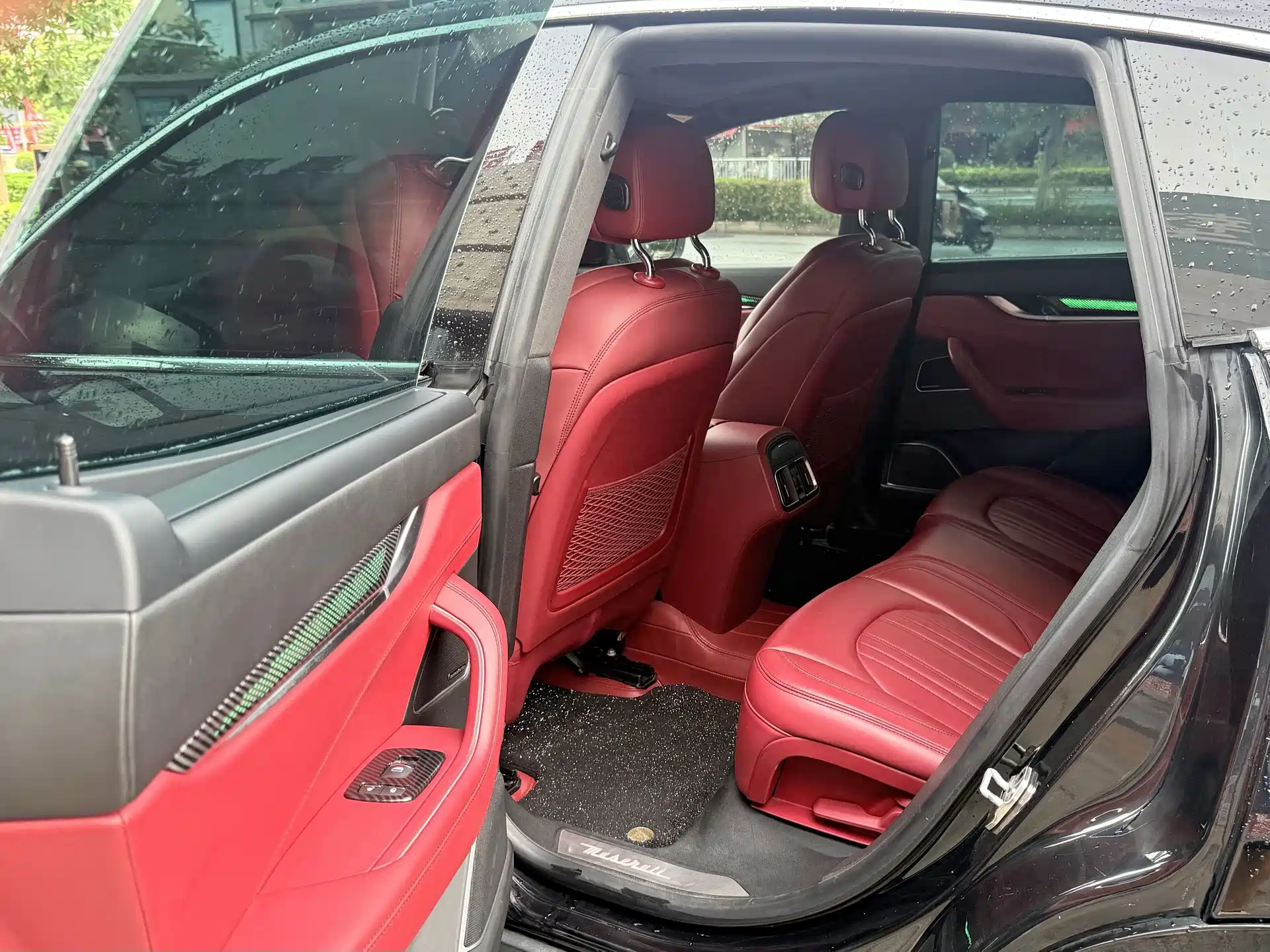 Фото 9 - Maserati Levante