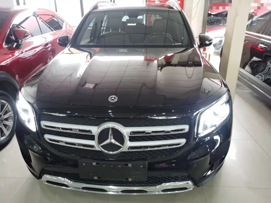 MERCEDES-BENZ GLB