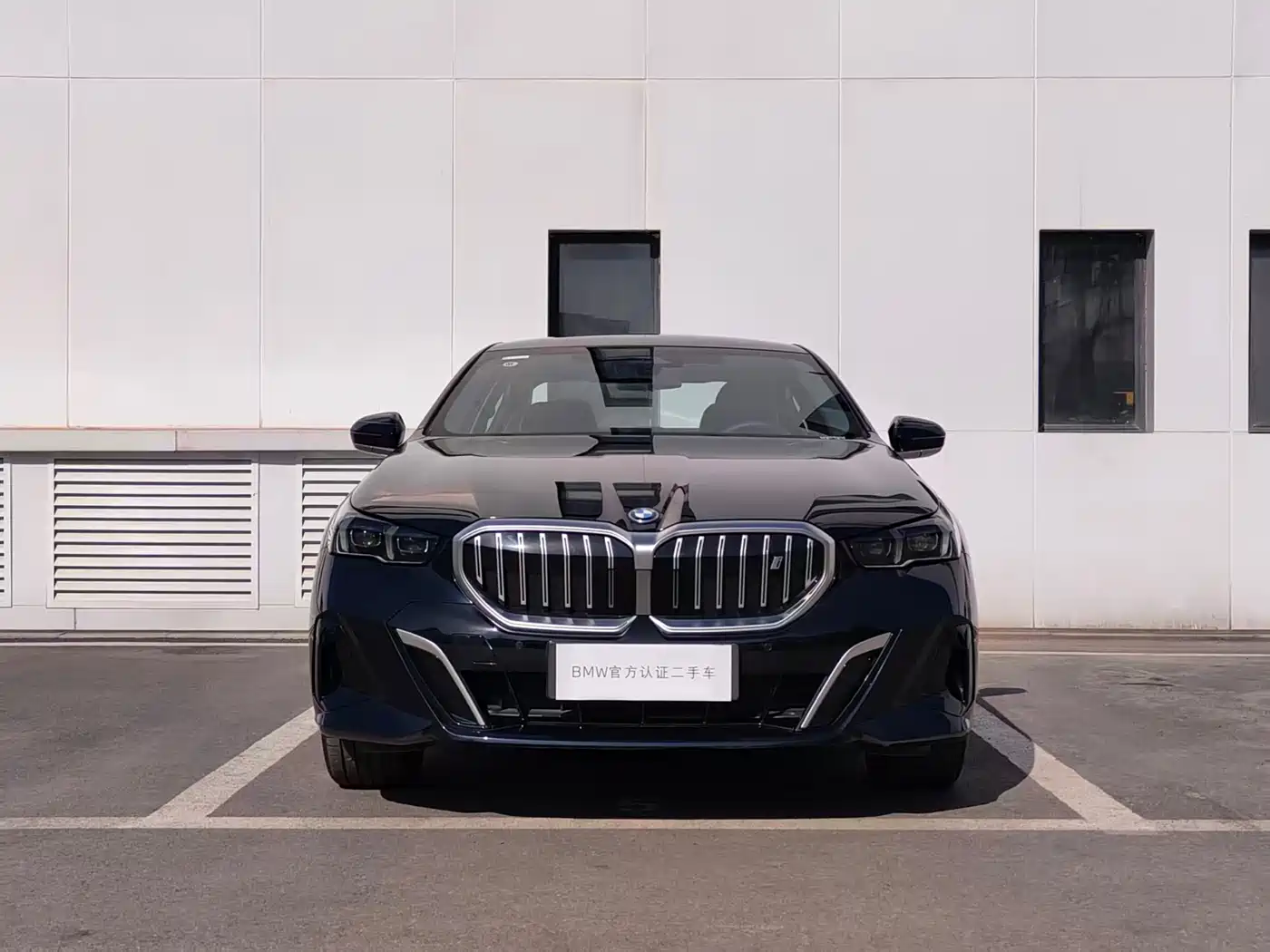 BMW I5