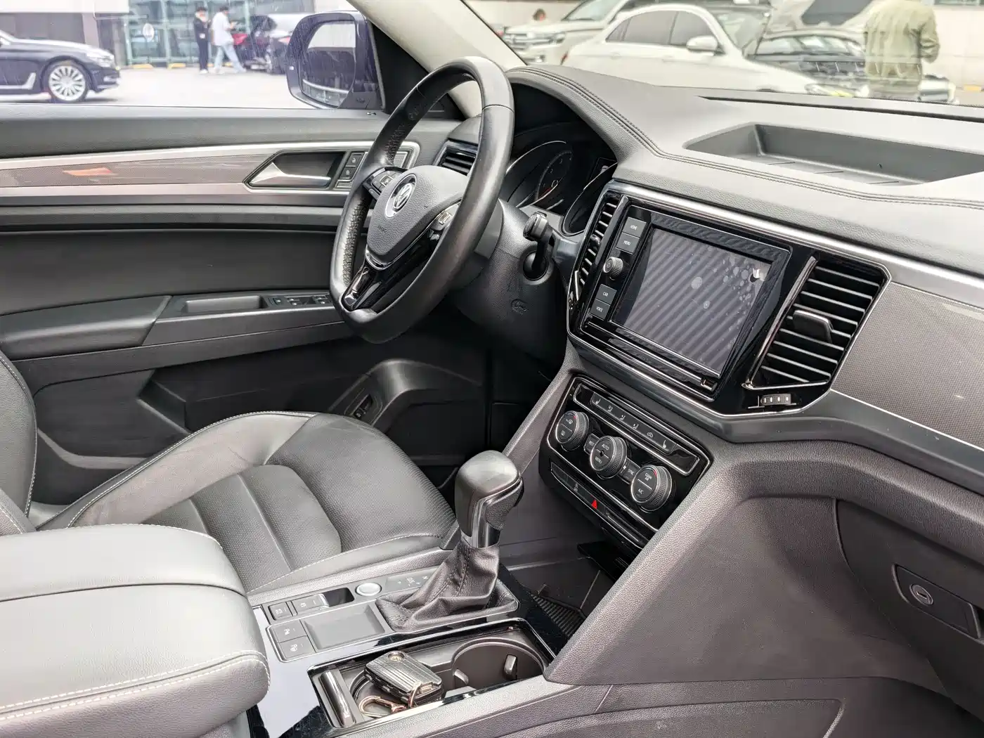 Volkswagen Teramont 2019 330TSI 2WD Luxury China VI фото 20