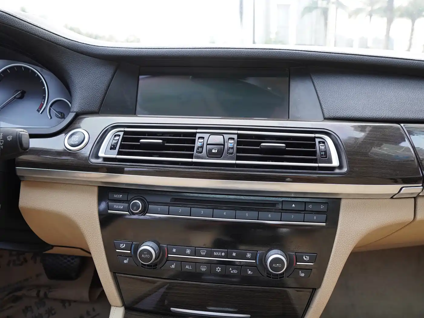 BMW 7 Series 2009 730Li Luxury фото 9