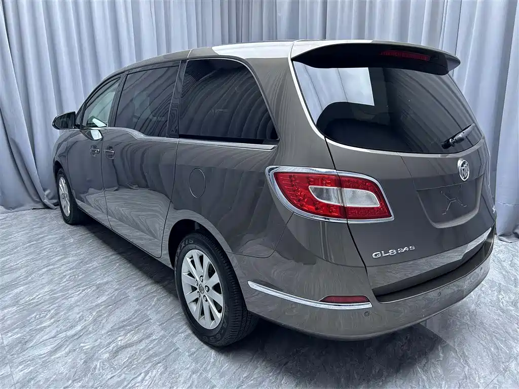 Buick GL8 2011 2.4L CT Luxury Business Comfort Edition фото 6