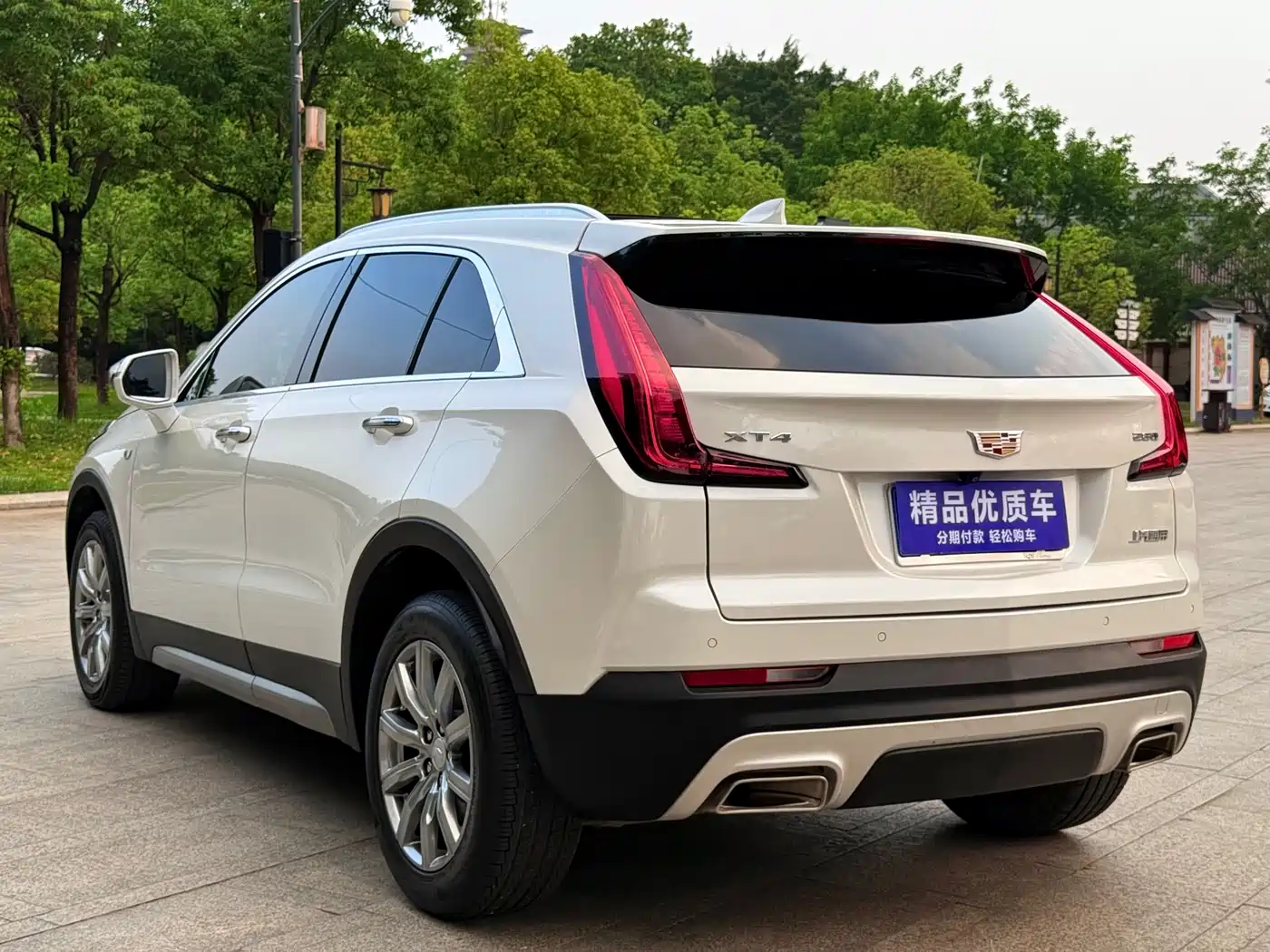 Cadillac XT4 2021 28T FWD Premium Edition фото 6
