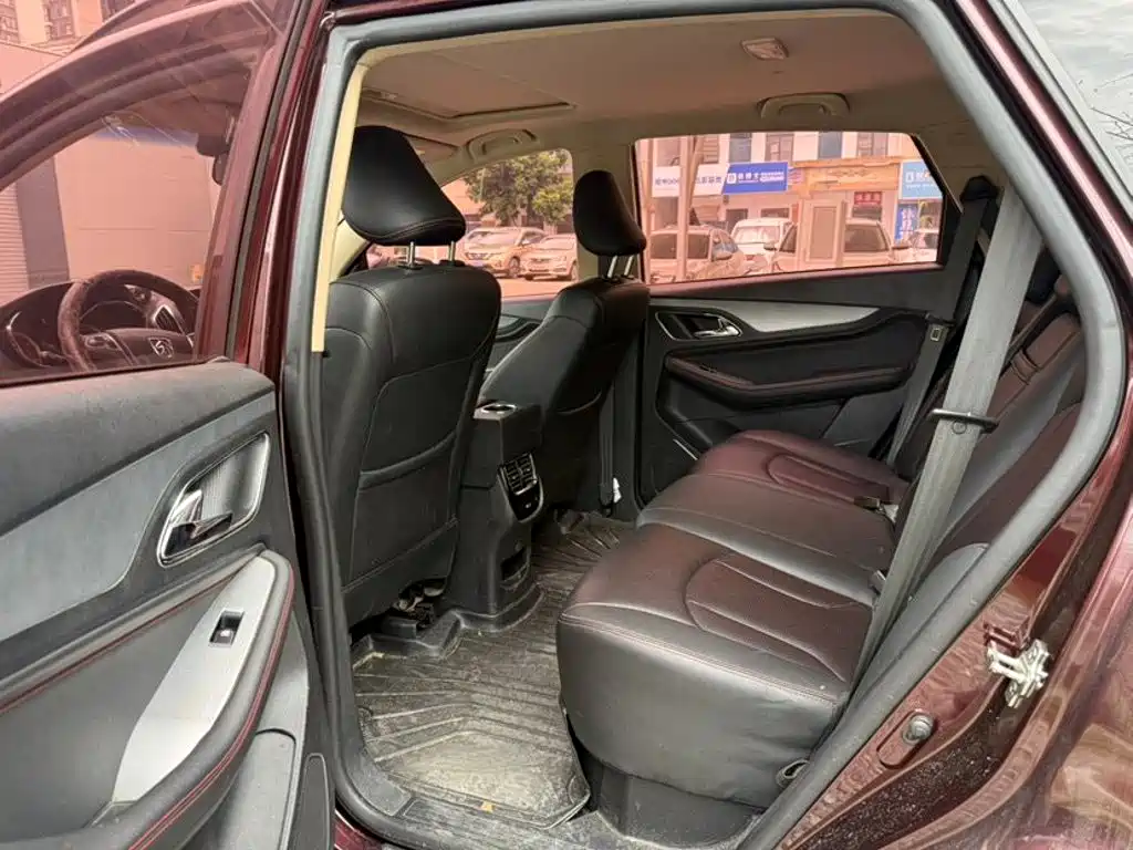 Baojun 560 2016 2016 1.8L Manual Luxury