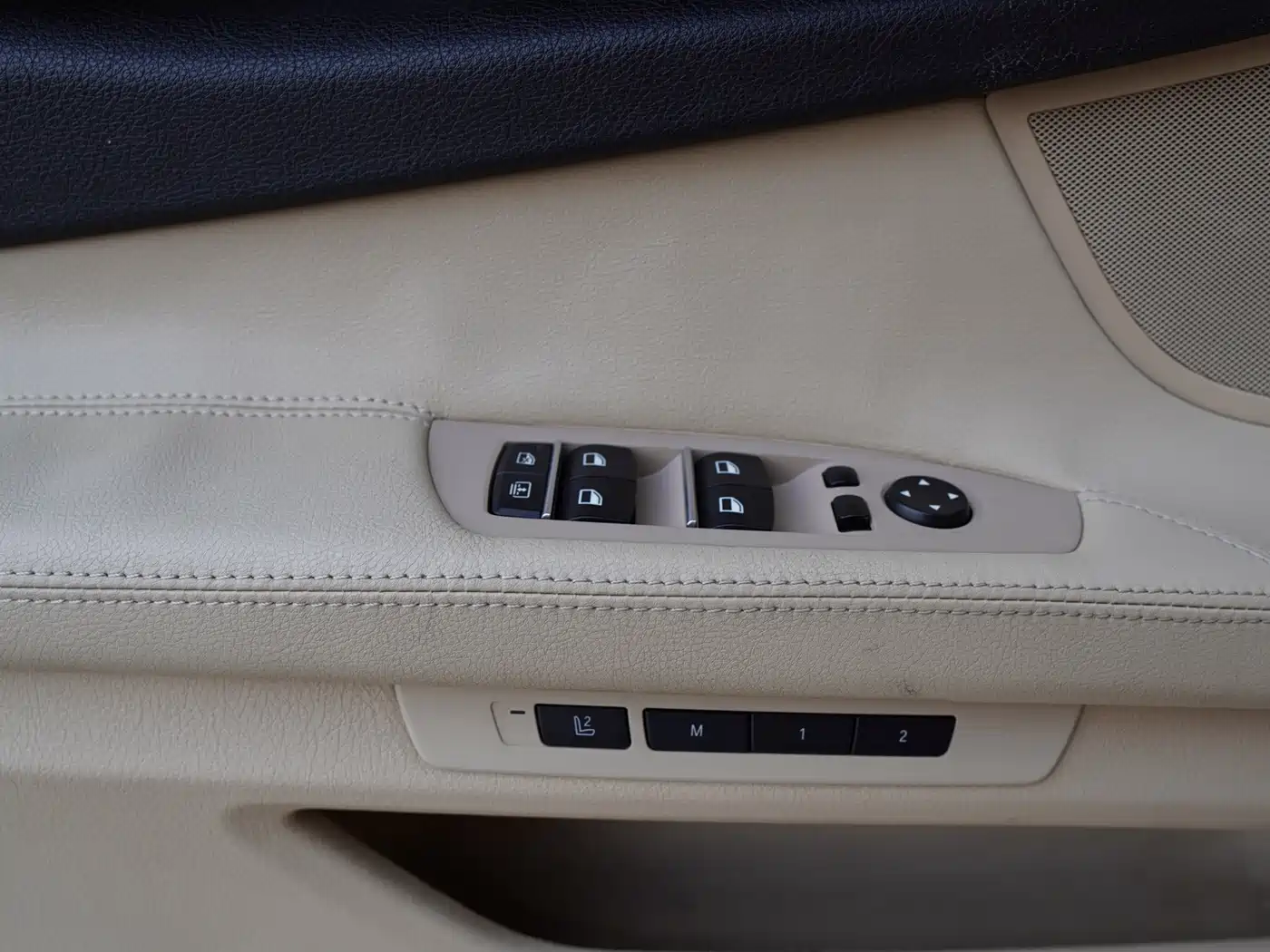 BMW 7 Series 2009 730Li Luxury фото 18